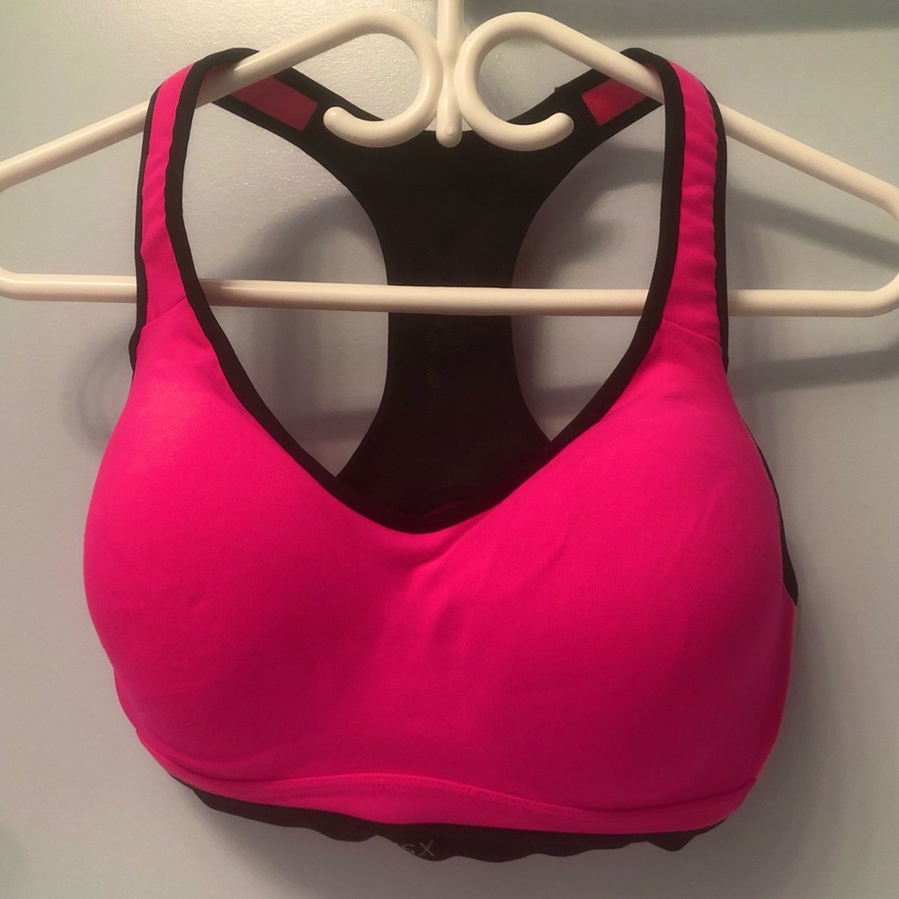 34DDD Victoria’s Secret VSX Incredible sports bra